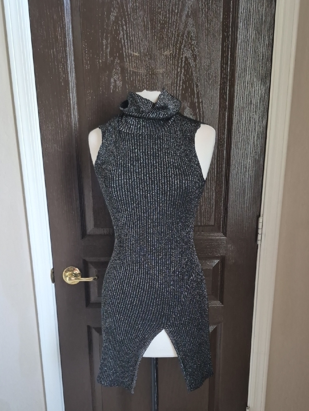 VENUS Metallic Black-Silver Sleeveless Turtleneck Tunic